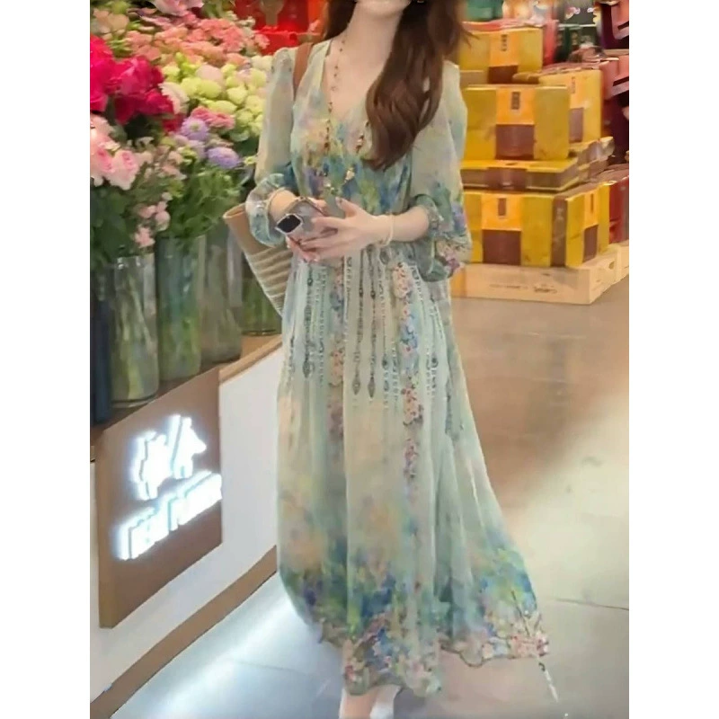 Женское платье в стиле французского шика с принтом, лето 2025, новый свободный крой, утягивающий силуэт, цветочный комплект из двух предметов