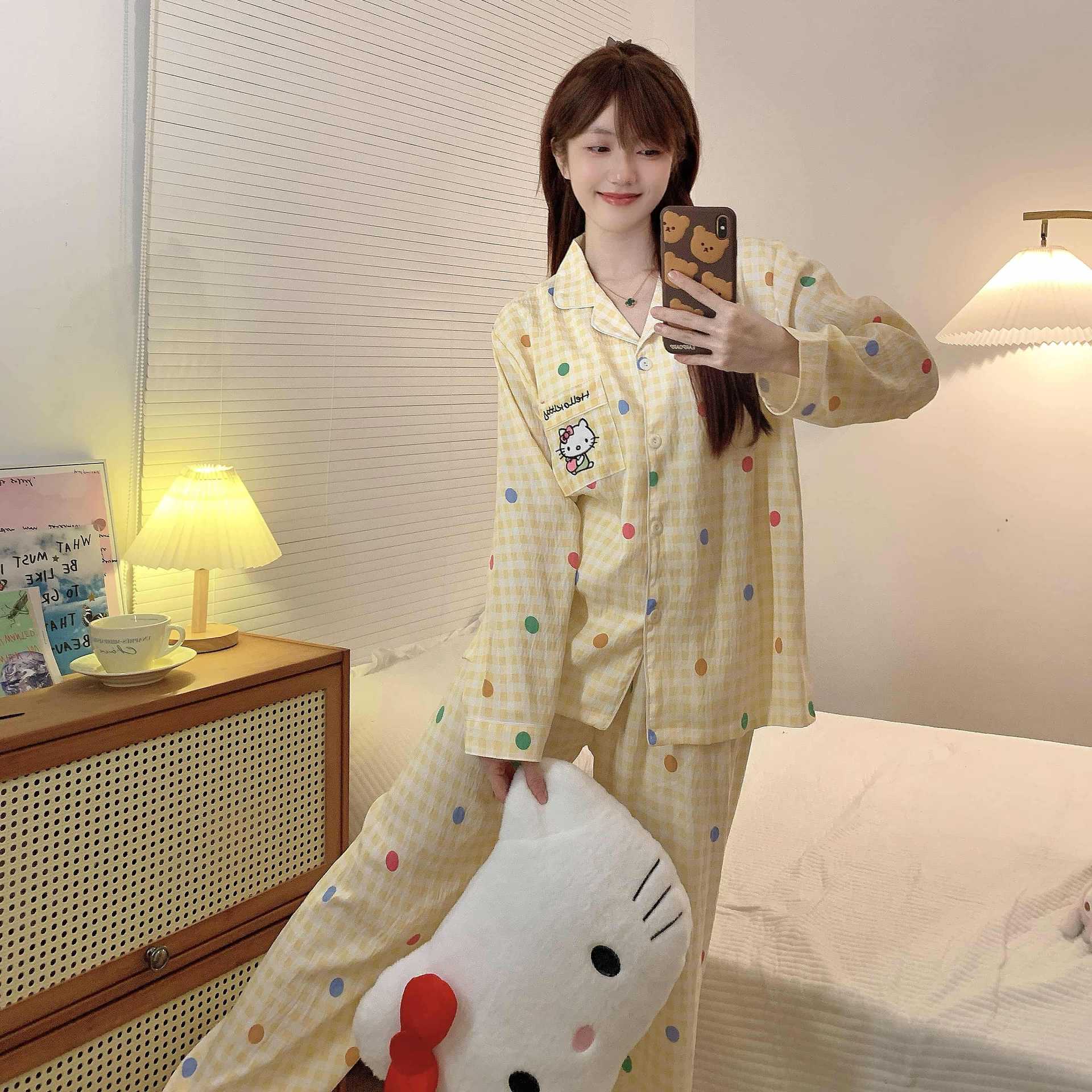Pijamas al por mayor transfronterizos de primavera y otoño nubes de algodón pantalones de manga larga cardigans lindos con cojín de pecho se pueden usar ropa de hogar