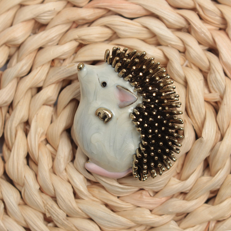 Creative Enamel Hedgehog Brooch Fashion Clothing Accessory Brooch Decoration Fixed Anti-Exposure Accessory Fashion in Stock