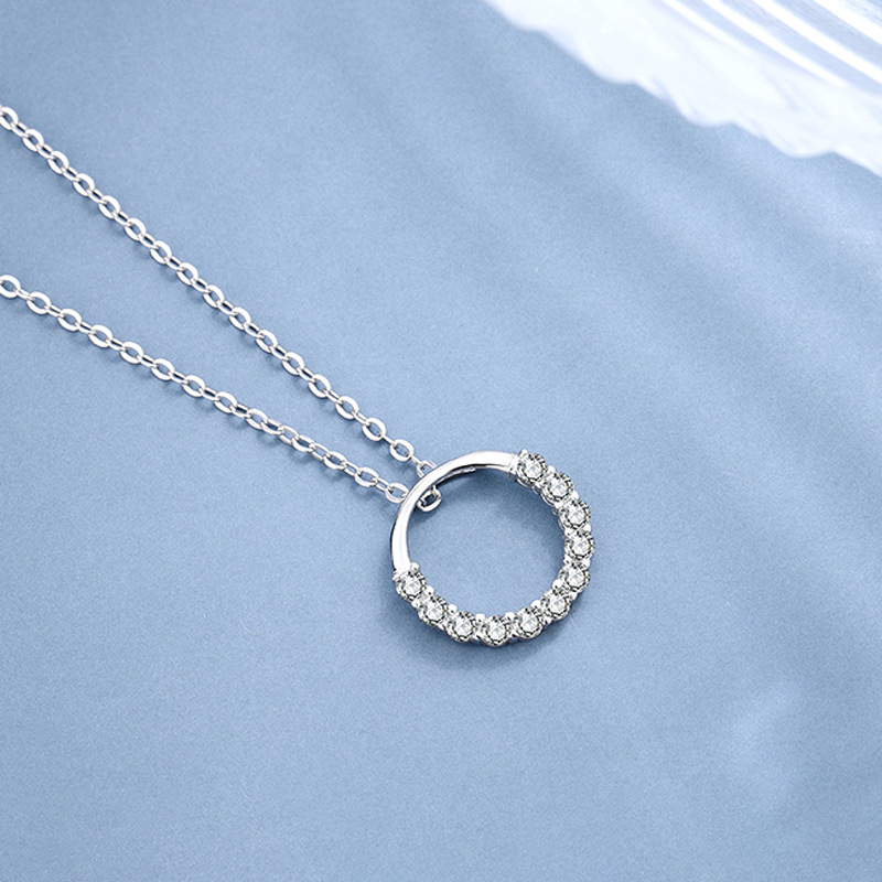 Fashionable necklace