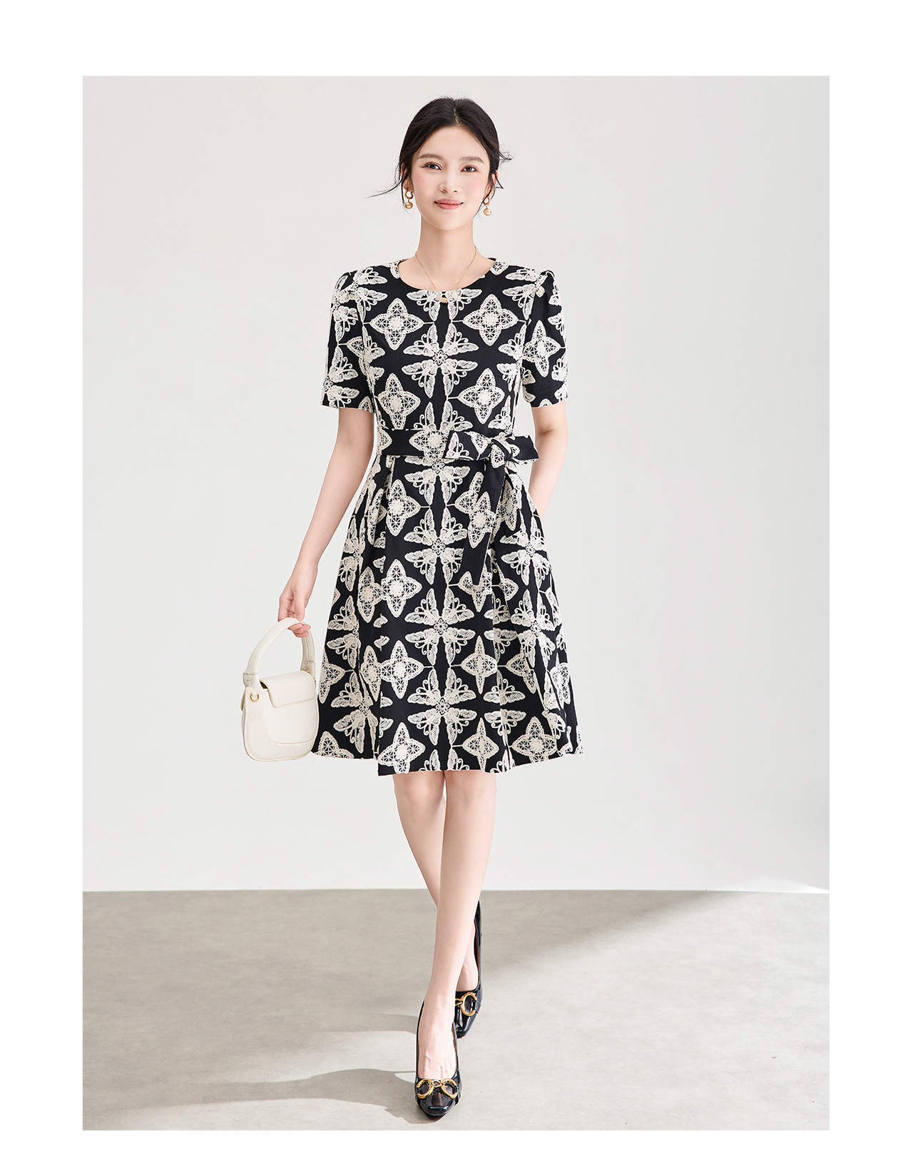 Đầm nữ cotton thêu hoa eo thon dáng suông midi — màu đen chi tiết 12