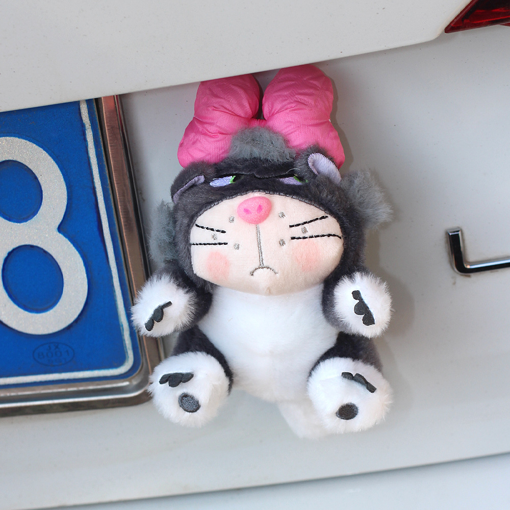 Cute Lucifer muñeca exterior coche techo de coche cola trasera muñeca de peluche colgante coche baúl colgante coche interior