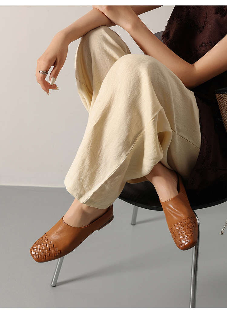 Dép mule nữ da bò mũi nhọn đế bệt kiểu dệt vintage — đen chi tiết 15