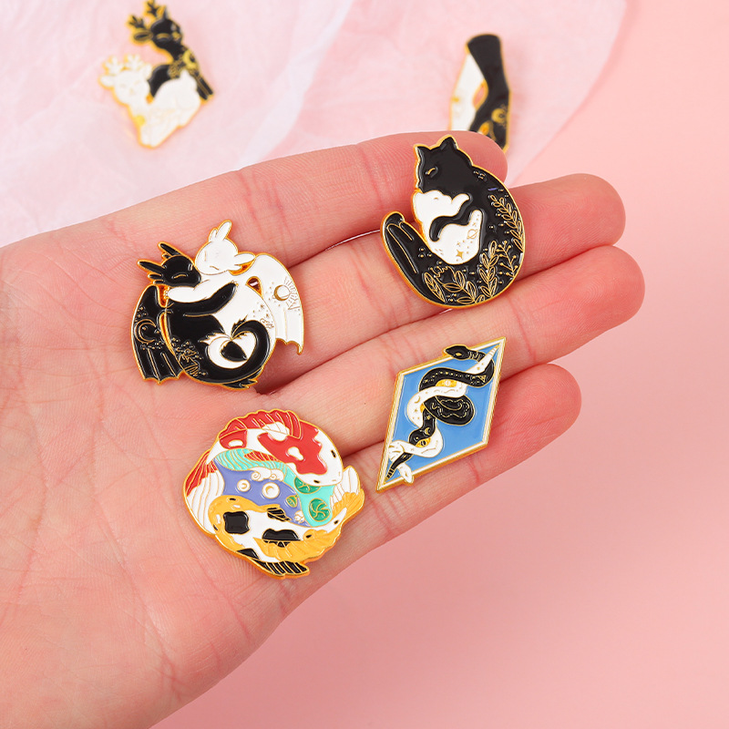 Cartoon Style Animal Alloy Stoving Varnish Brooches display picture 6