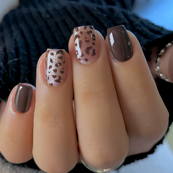 Autumn and Winter New Wearable Leopard Print Brown Glitter Square Whitening Simple Manicure Patches 24 Pieces Boxed Wholesale