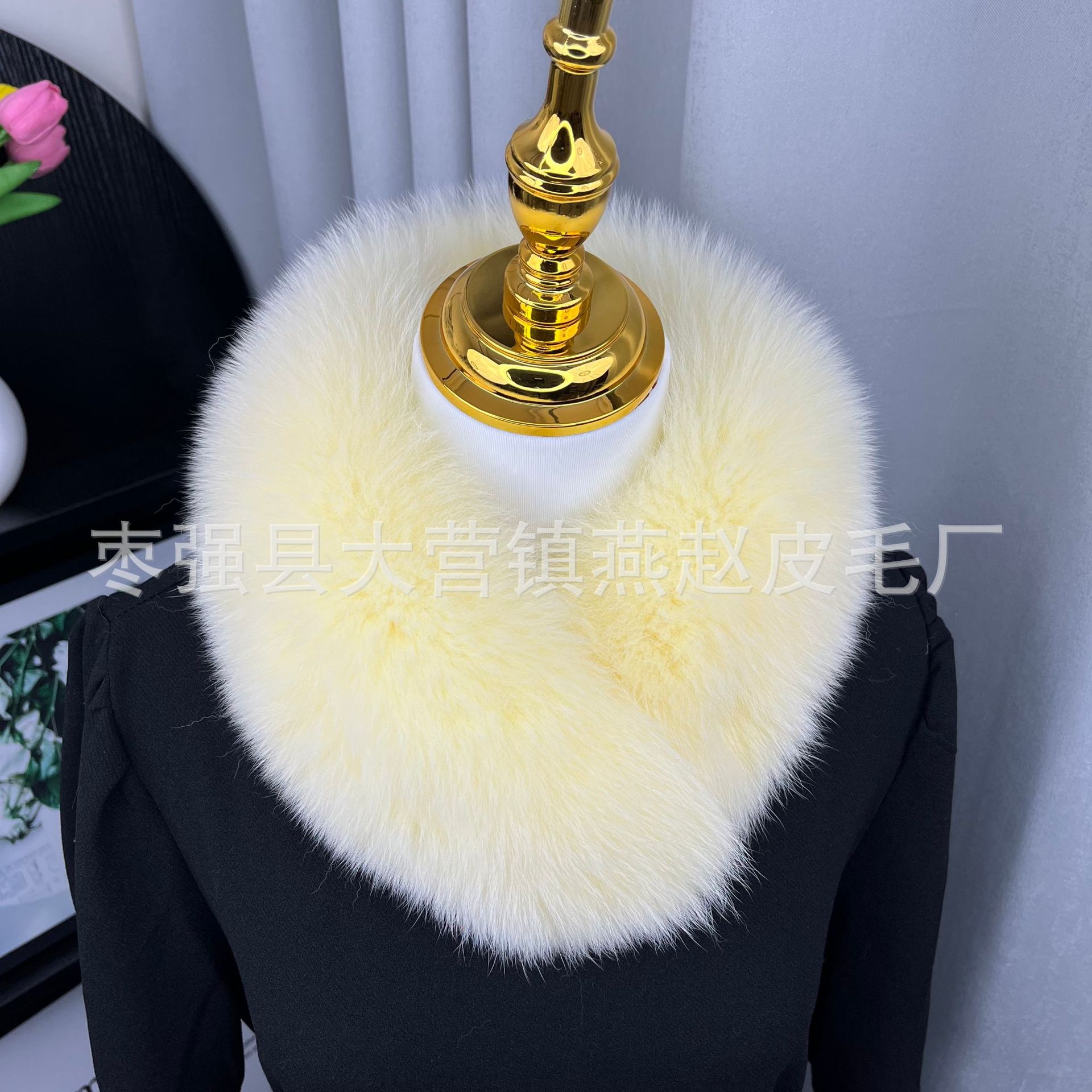 源工場ネットの赤い狐の毛のマフラーの韓国版の女性の本物の毛のマフラーの毛の襟の卸売りの新型のかわいいです。