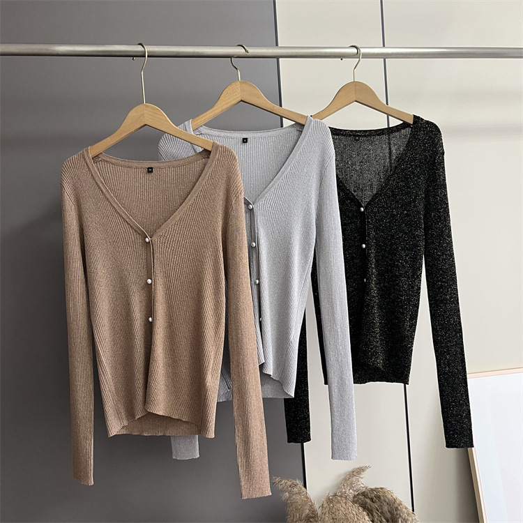 7423 French Glitter Yarn Bright Silk V Neck Knitwear Women's Spring New Style Lazy Long-Sleeved Slim Pearl Button Bottoming Shirt