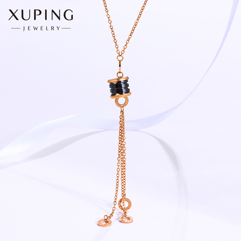 Joyería de Xupin Cadena de suéter de acero inoxidable chapado en oro rosa negro pequeña cintura borla Internet celebridad mismo collar de acero de titanio