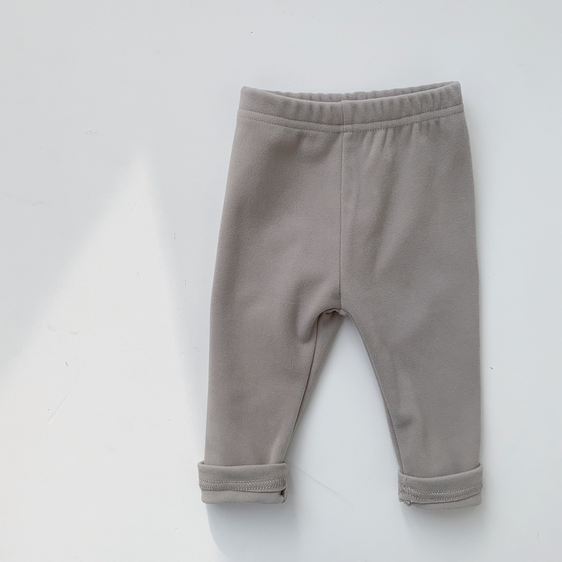 Leggings de color sólido de primavera y otoño para niños Pantalones de bebé para niños coreanos Pantalones de casa para bebés Ropa de primavera para niños y niñas