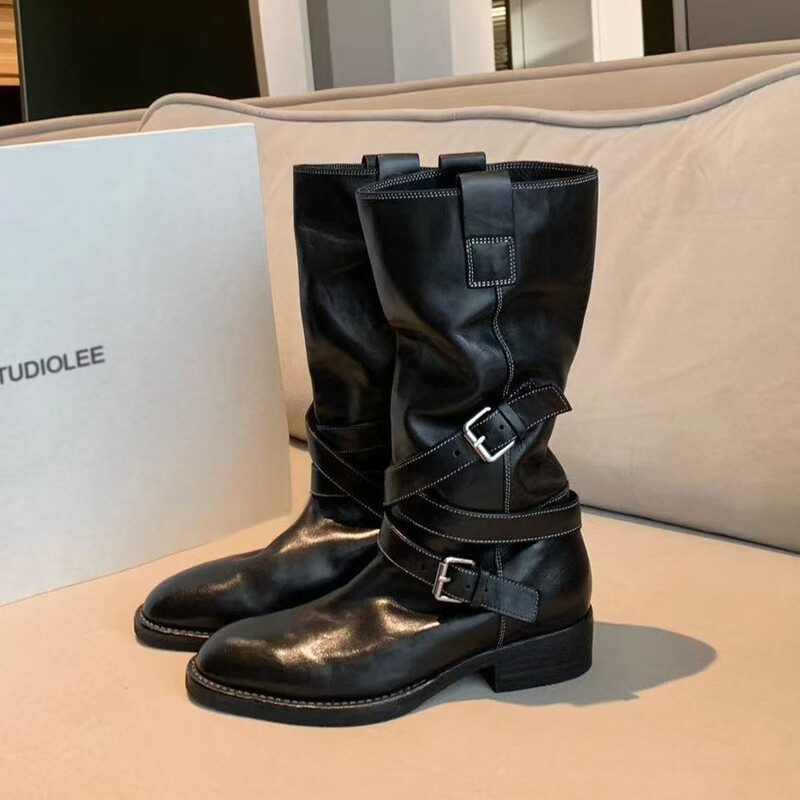 New Autumn and Winter Style, Super Stylish Flat Motorcycle Boots, Slimming and Trendy, with Belt Buckle, Mid-Calf Riding Boots for Women, Chunky Heel