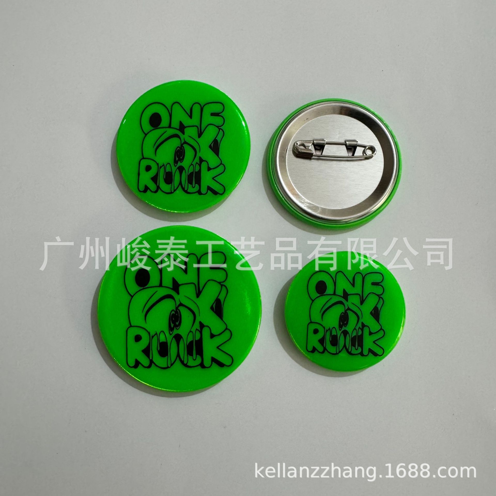 反光PVC马口铁胸章徽章 夜光闪光马口铁胸章双闪吧唧胸章按图生产