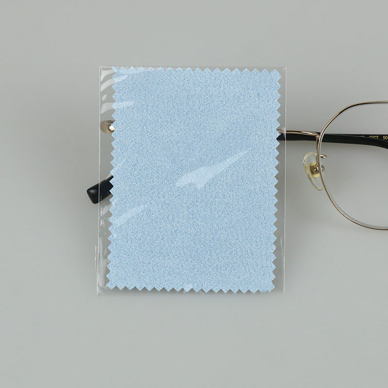 Blue glasses, pack