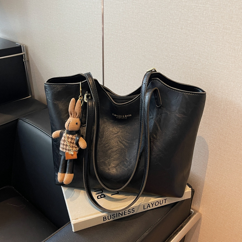 Luxury Niche Large Capacity Women's Handbag 2025 New Trendy Versatile Shoulder Bag High-End Commuter Tote Bag