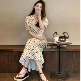 气质波点套装裙女夏季法式设计感小众泡泡袖上衣鱼尾半身裙两件套