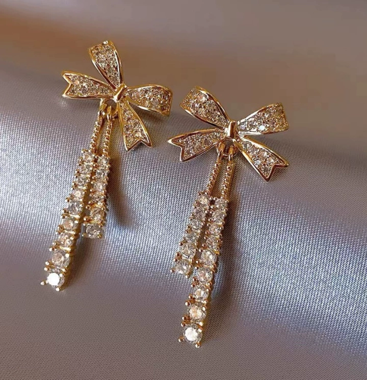 Серебряные серьги с иглой, серебро 925, акценты циркония и кошачий глаз, микроинlay, лёгкие 0.008 кг