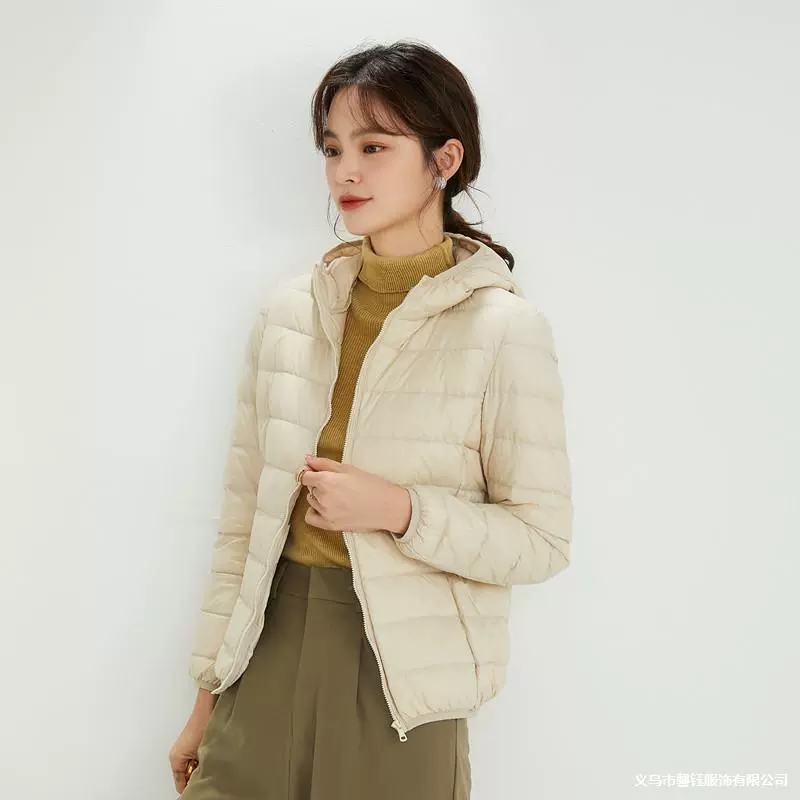 2025年秋冬90白鸭绒轻薄羽绒服女短款带帽女款加大码超薄款型外套