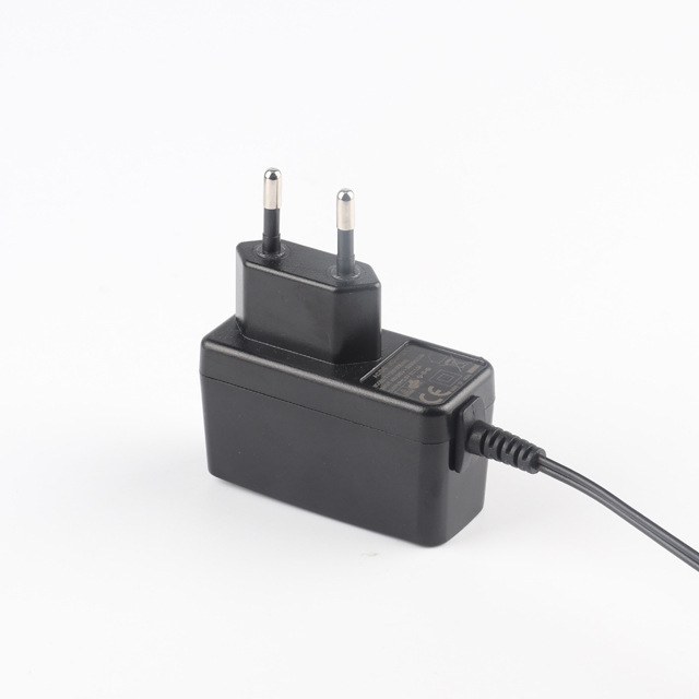工場直供15w側プラグ式12v 1.25aノートパソコン電源アダプタの各種ピン|undefined