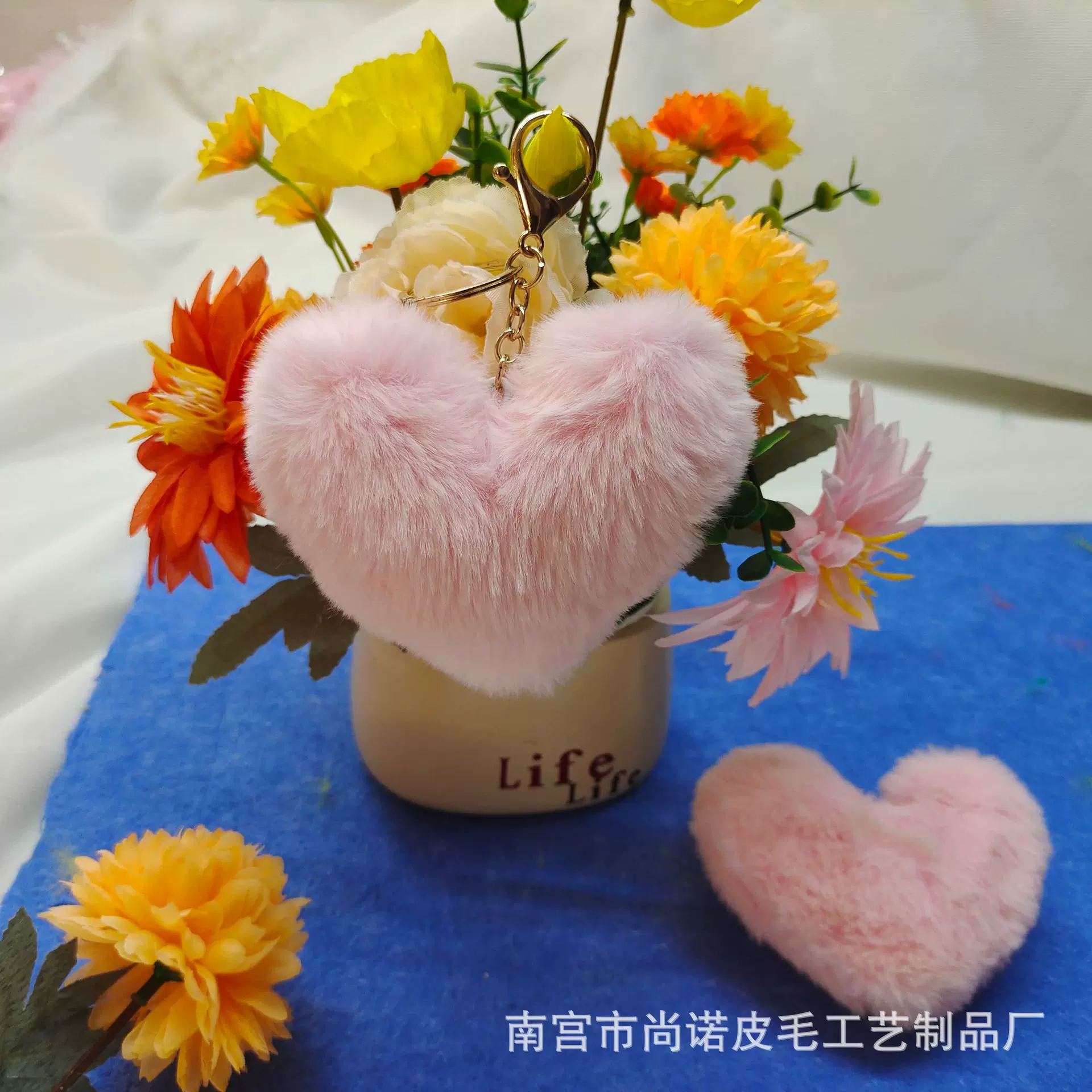 热销仿獭兔毛绒爱心挂件毛球桃心钥匙扣时尚包包挂件汽车钥匙扣