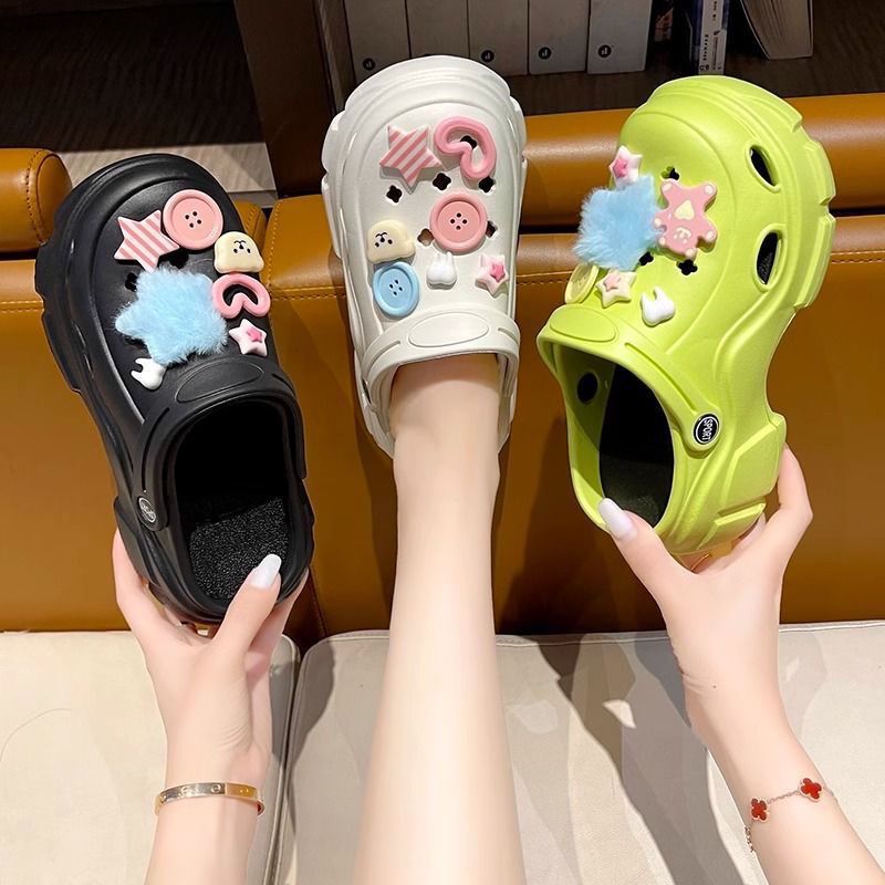 2024 New Hole Shoes Summer Women's Outer Wear Thick Sole Cute Non-slip Fashion Internet Celebrity Breathable Baotou Sandals 2024 New Hole Shoes Summer Women's Outer Wear Thick Sole Cute Non-slip Fashion Internet Celebrity Breathable Baotou Sandals