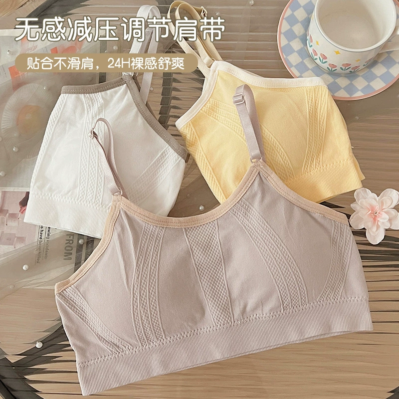 Детское нижнее белье для девочек в период развития