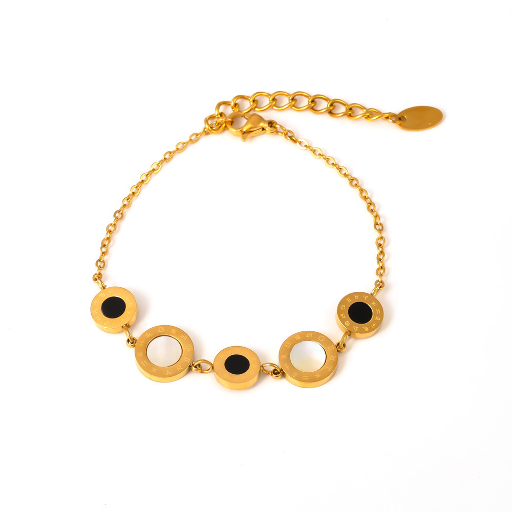 Stilvolles, einseitiges Muschelarmband mit römischen Ziffern in Schwarz und Weiß – schlichtes Nischendesign aus Edelstahl._voghion.com