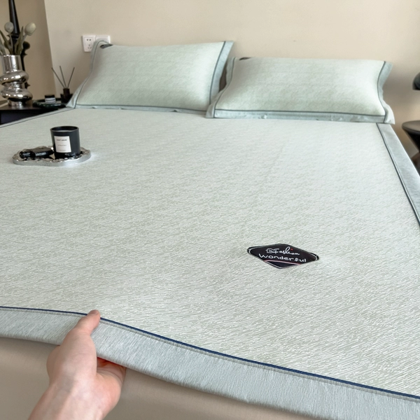 Texture pattern—green bed mat style
