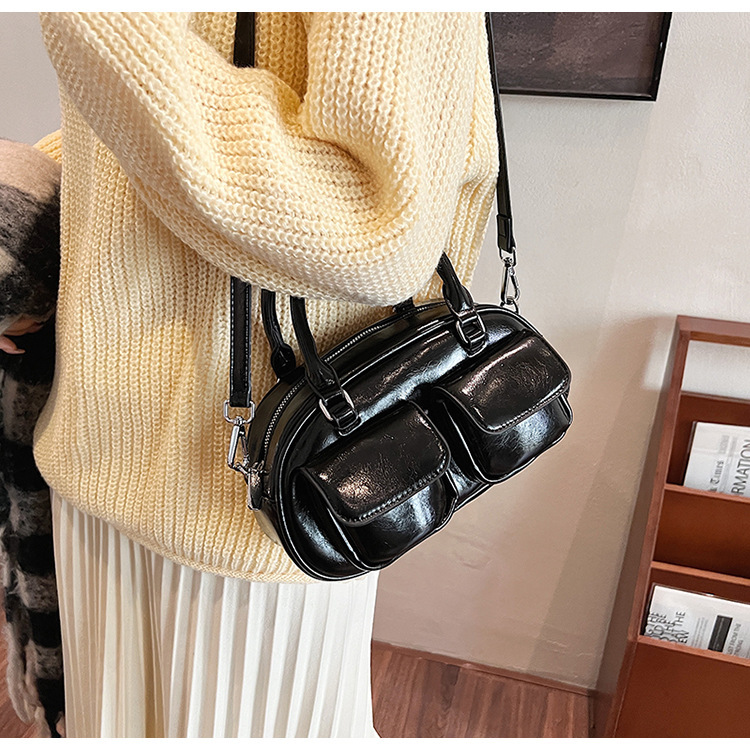 Solid color retro polyurethane one-shoulder bag