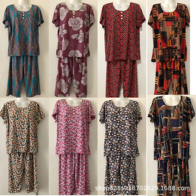 Grandma Outfits for Street Vendors, Large Quantities in Stock, Good Sales and Cheap Prices, Middle-Aged and Elderly Sets, One Piece Shipped for 5 Yuan