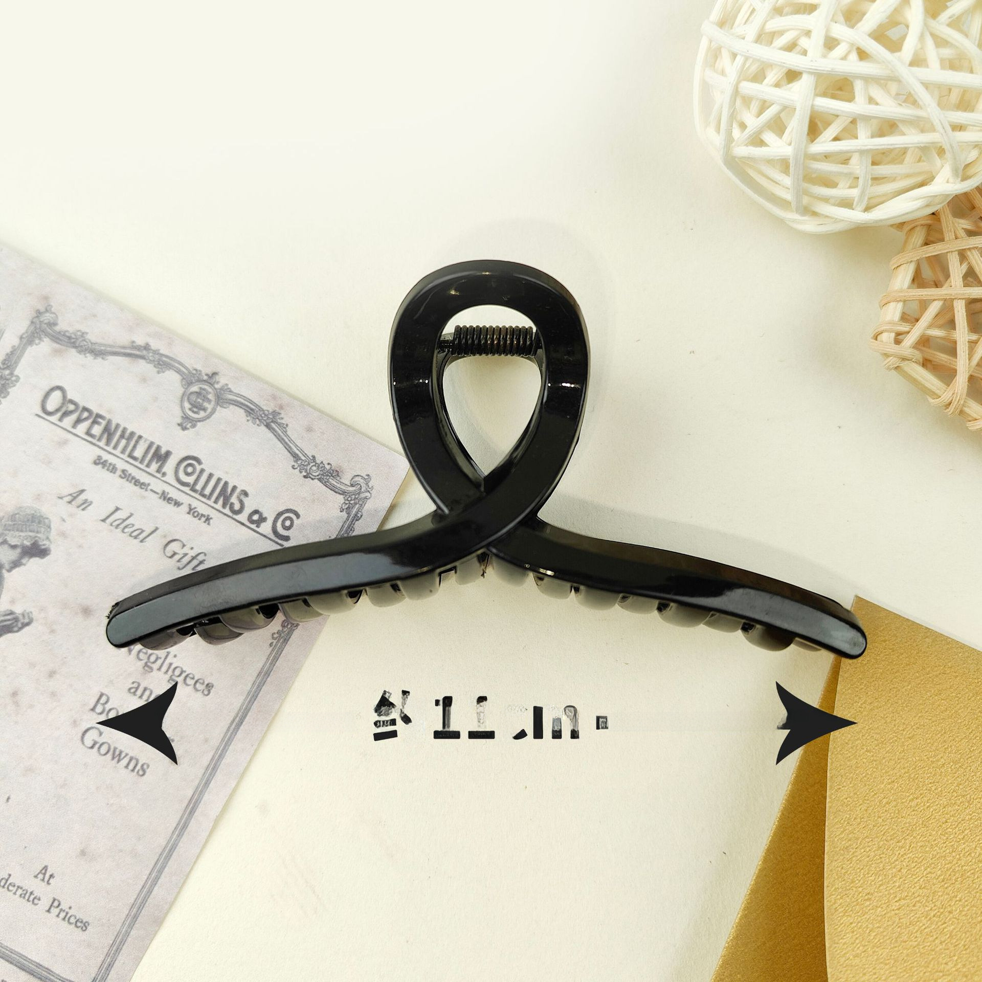 Medium size hair clip plastic hair clip back head hair clip wholesale ins style hair accessories shark clip hair volume less headdress hair clip_voghion.com