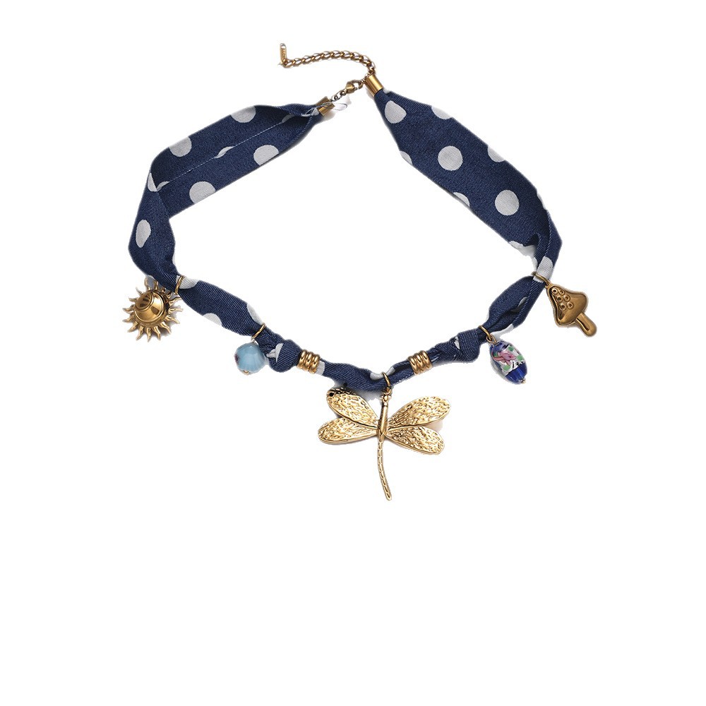Collar de colgante de acero inoxidable de la UE y los Estados Unidos, collar de mariposa tejido ligero de nicho bufandas de seda, collar de viento de chica dulce y cool