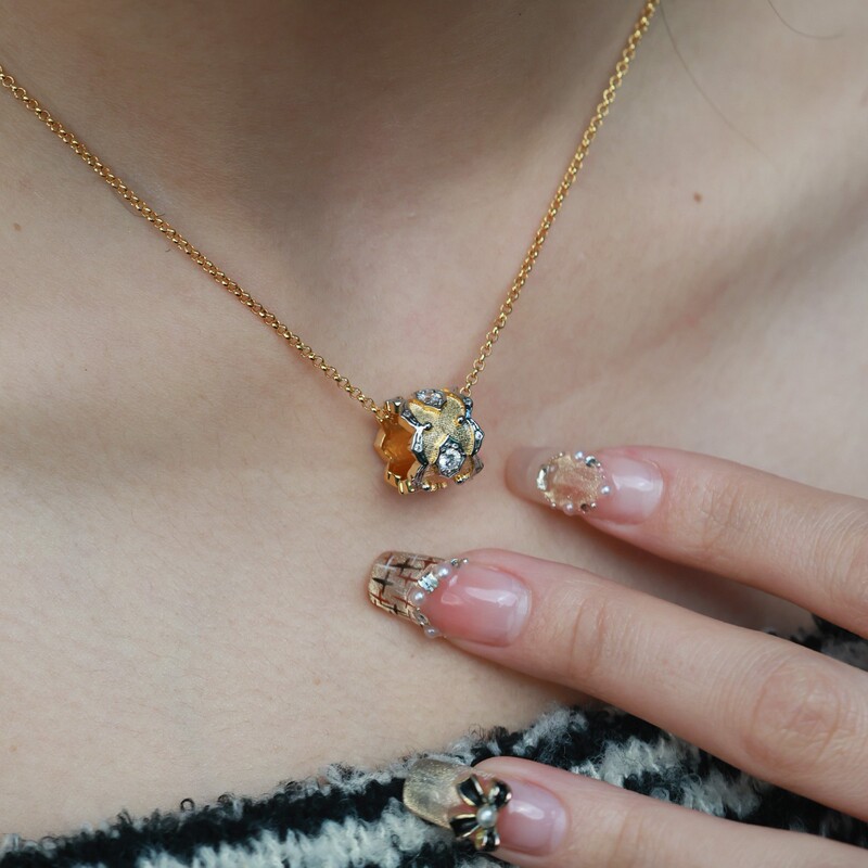 Buchi Kaleidoscope Necklace V Gold High Version Full Diamond Head and Tail Diamond 18K Rose Light Luxury High-End Light Luxury Necklace Pendant