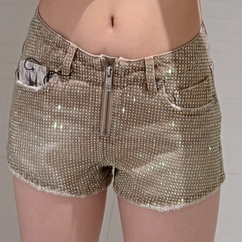 In-Stock Smkk Wilderness Diamond Low-Waist Denim Shorts with Handcrafted Colorful Rhinestones, New Style Hot Girl Casual Straight-Leg Hot Pants In-Stock Smkk Wilderness Diamond Low-Waist Denim Shorts with Handcrafted Colorful Rhinestones, New Style Hot Girl Casual Straight-Leg Hot Pants