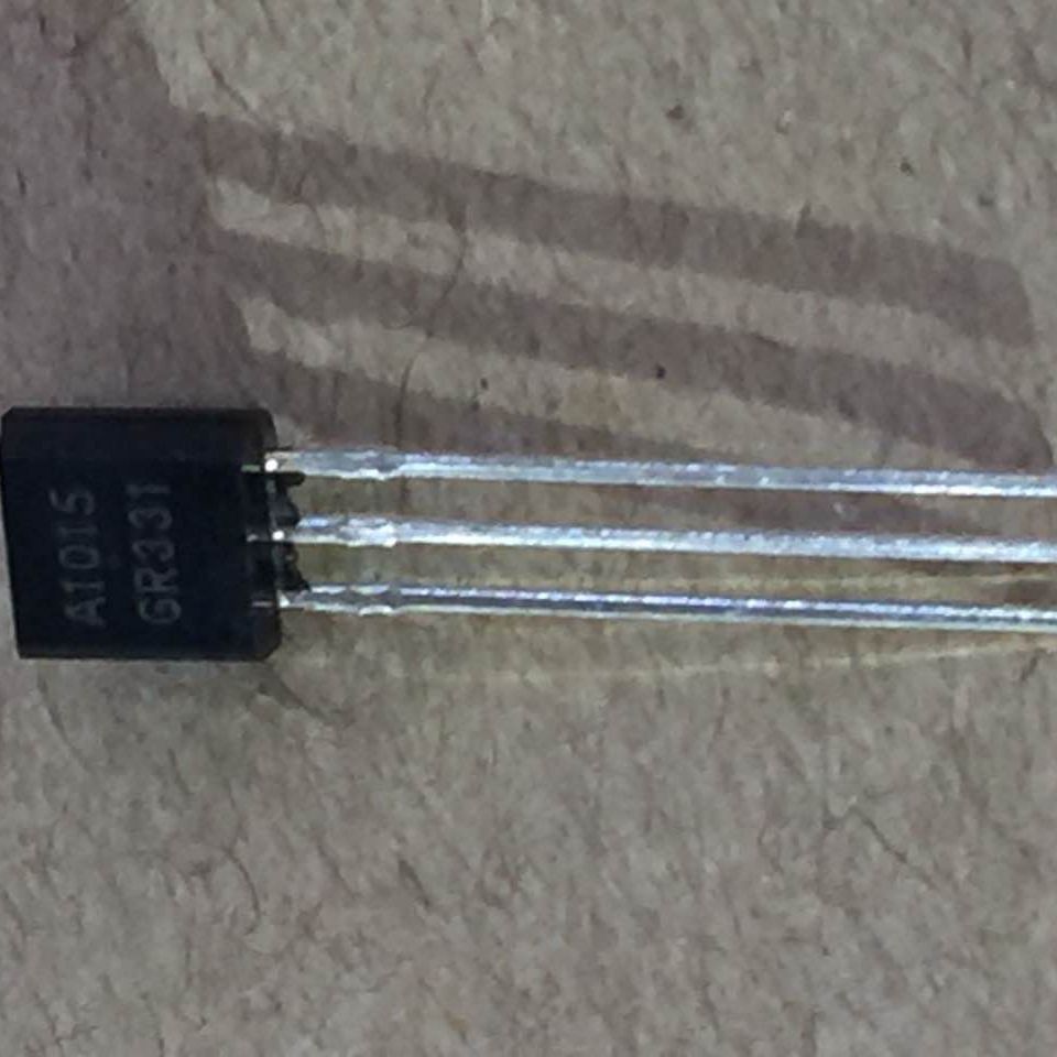 三极管 A1015 2SA1015 PNP 音频功率管 插件TO-92 A1015