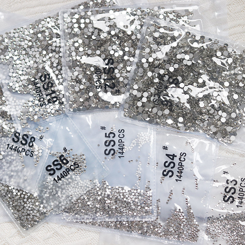 Nail Art White Flat-Bottomed Round Rhinestones 1440 Pieces Mixed Sizes Mini Silver-White Transparent Small Rhinestones Nail Decorations Nail Art White Flat-Bottomed Round Rhinestones 1440 Pieces Mixed Sizes Mini Silver-White Transparent Small Rhinestones Nail Decorations
