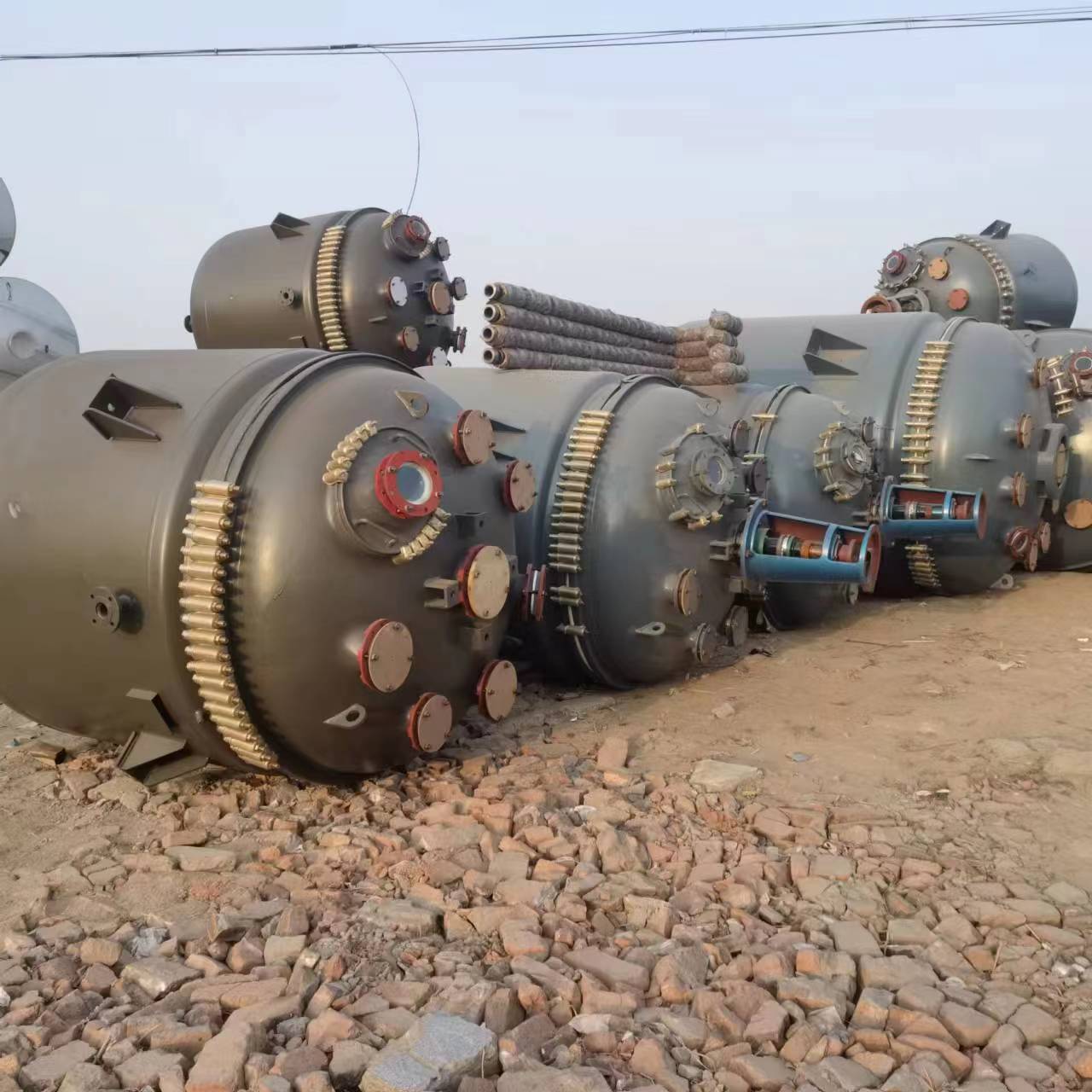 二手电加热搪瓷反应釜 到货3吨搪瓷反应釜3台九成新