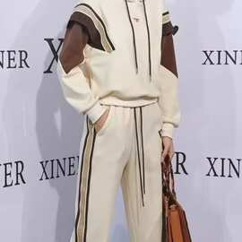 春秋新款加绒感时尚洋气连帽卫衣两件套韩系休闲运动套装女装