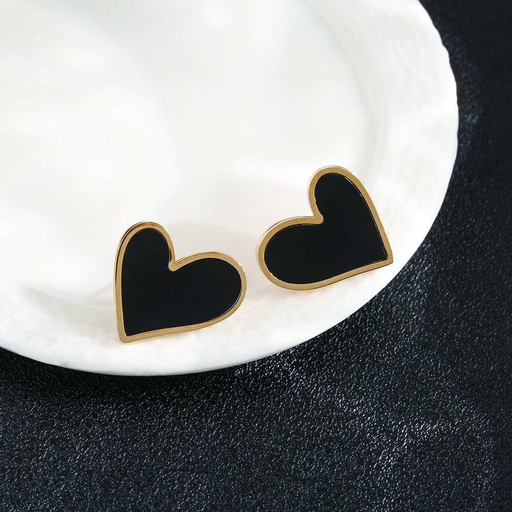 Black love titanium acero pendientes 2024 nueva moda nicho de alta sensación pendientes femeninos temperamento coreano simple pendientes