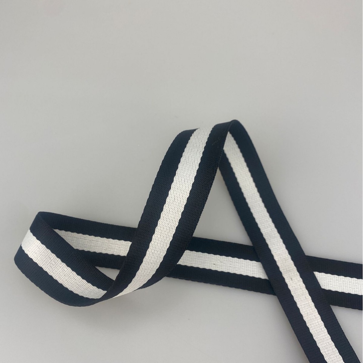 厂家直销黑间白双色涤纶织带现货箱包服装辅料条纹撞色网络