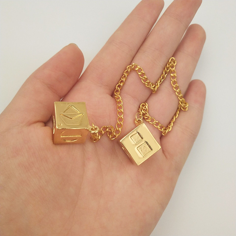 Factory Direct Sales Star Wars Themed Dice Pendant Bracelet, Electroplated Die-Casting Process, Source Factory Wholesale