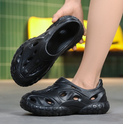 Zapatos para hombres Sandalias especiales para conductores Verano 2025 nuevos zapatos de playa antideslizantes para conducir zapatos con agujeros transpirables para hombres