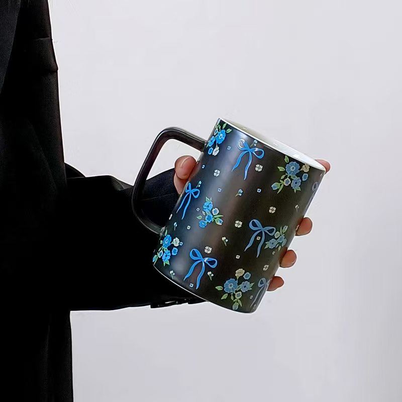 Retro lujo ligero alto sentido arco flor triturada taza de cerámica exquisita taza de nicho de alta capacidad taza de alto valor facial