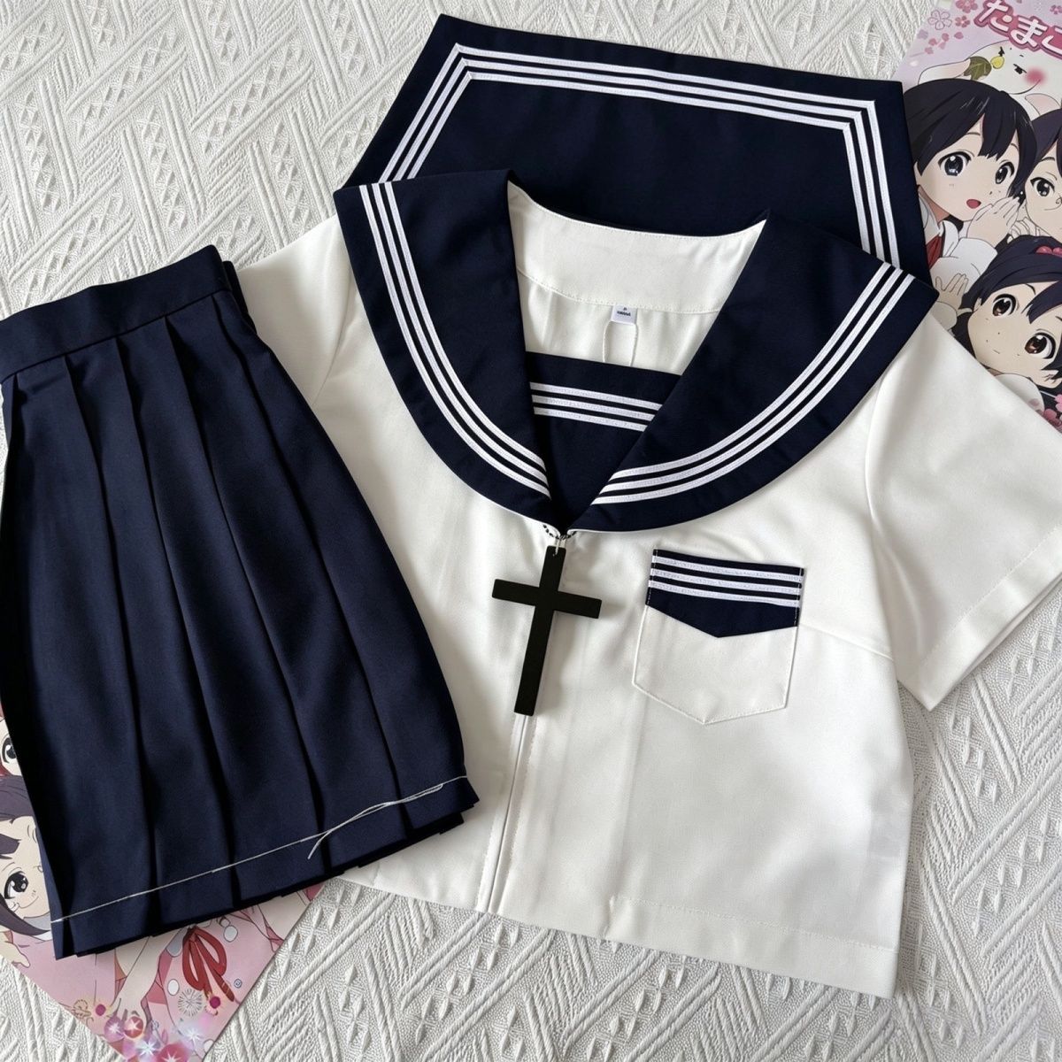 Shueisha Twin Sisters Uniform Japanese-style Basic Black and White Three-section Sailor Uniform School-supplied Short-sleeved Top and Pleated Skirt