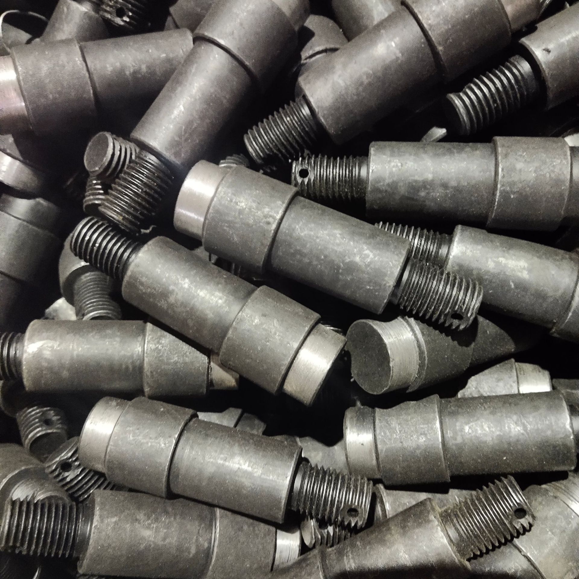 各种异形件 来图做产品 各种异型螺栓产品 带孔螺栓