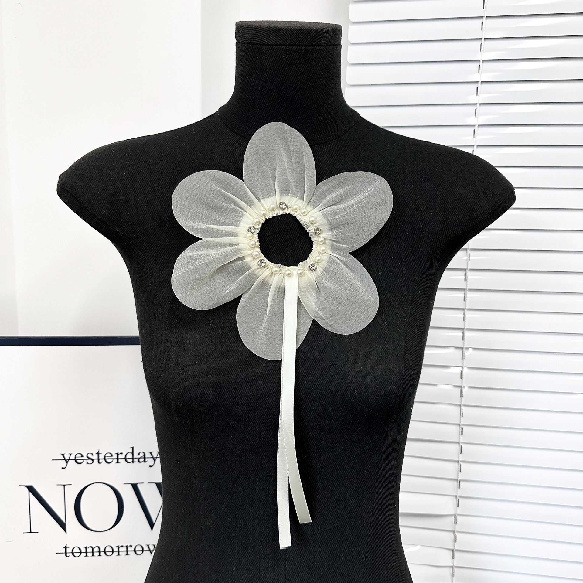 Accesorios para el cabello retro de encaje tricolor gran flor accesorios para el cabello collares zapatos sombreros maletas vestidos dulce decoración flor de pecho image 9
