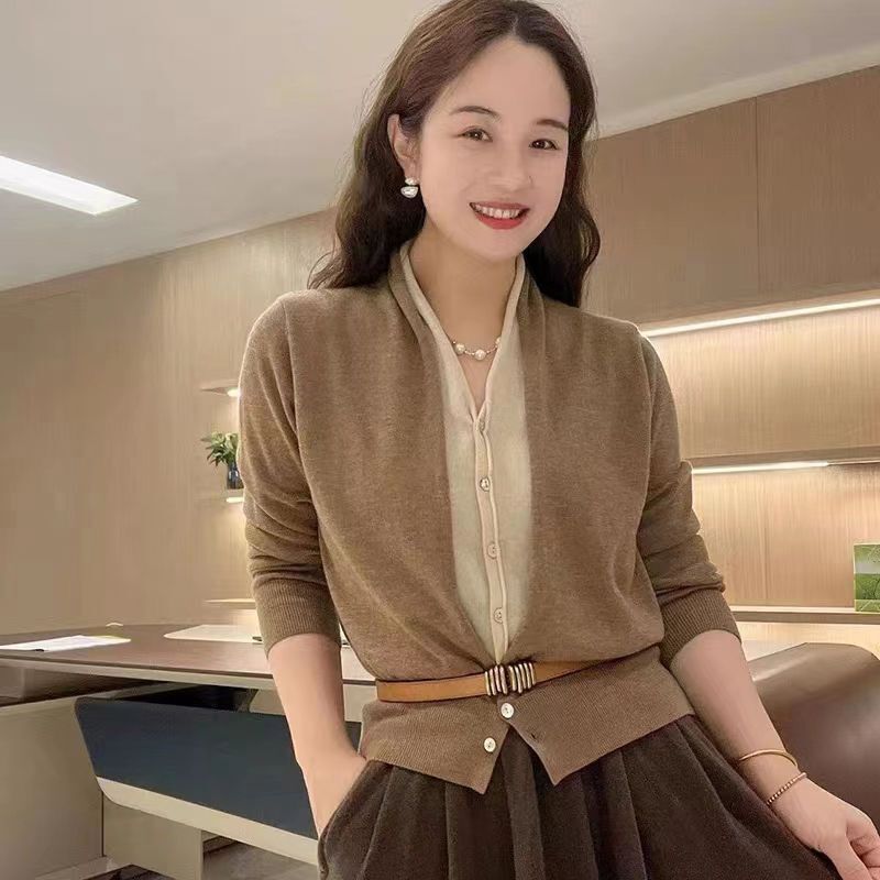 Fake Two-Piece Knitted Cardigan for Women, Thin Style, New Spring V-Neck Sweater Jacket, Two-Piece Skirt Set