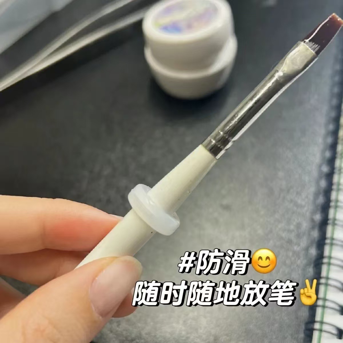 Lazy Manicure Pen Holder Can Put Anytime and Anywhere, Non-Slip and Stable Silicone Pen Holder Cover