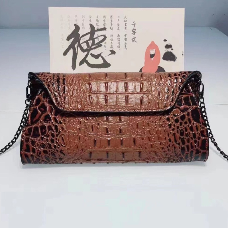 Cross-border new 26 glossy crocodile-pattern envelope bag, retro chain shoulder bag, lightweight luxury flap clutch, evening bag Cross-border new 26 glossy crocodile-pattern envelope bag, retro chain shoulder bag, lightweight luxury flap clutch, evening bag
