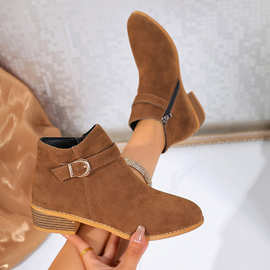 外贸大码马丁靴女2025新款侧拉链皮带扣方跟尖头绒面欧美外穿女靴