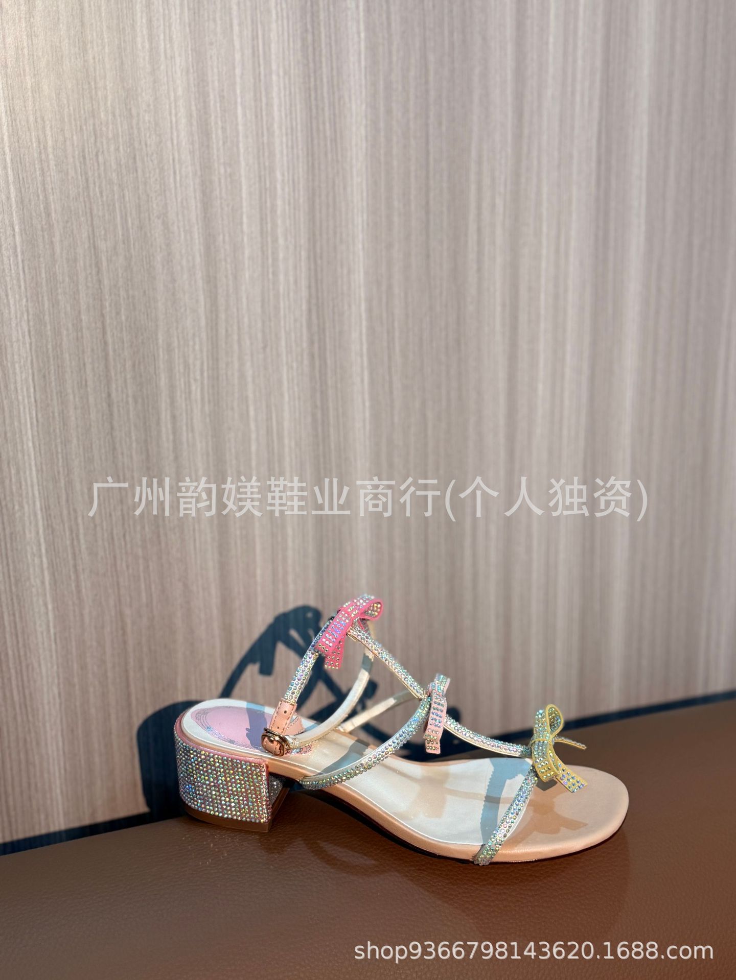 두꺼운 굽 샌들 리본 장식 핑크