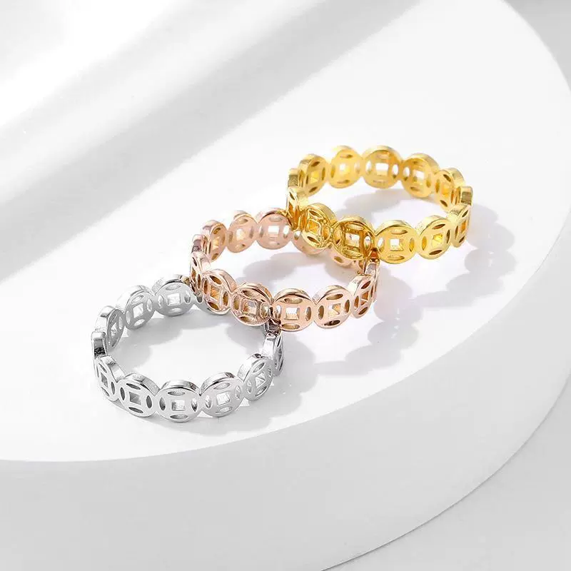 复古铜钱戒指不掉色钛钢镂空招财铜钱转运小众情侣戒指饰品